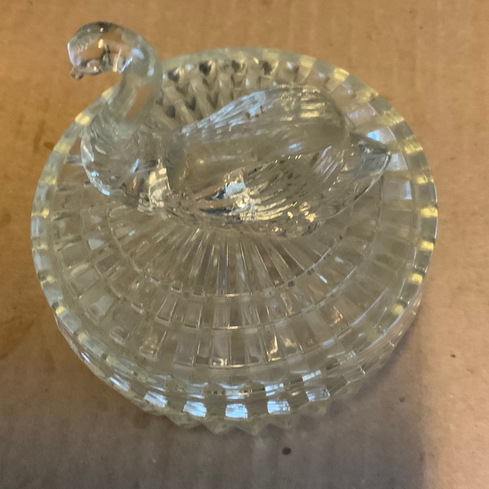 Elegant Glass Swan Trinket Box